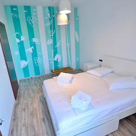 Summerland Happy Blue Apartments Mamaia Exterior foto