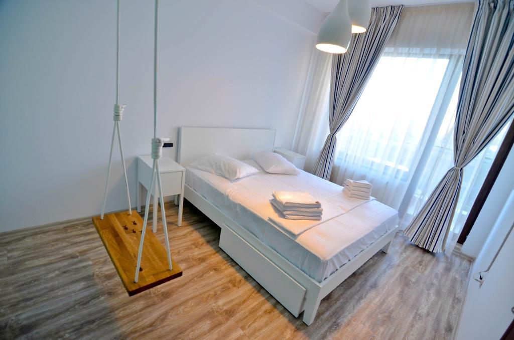 Summerland Happy Blue Mamaia