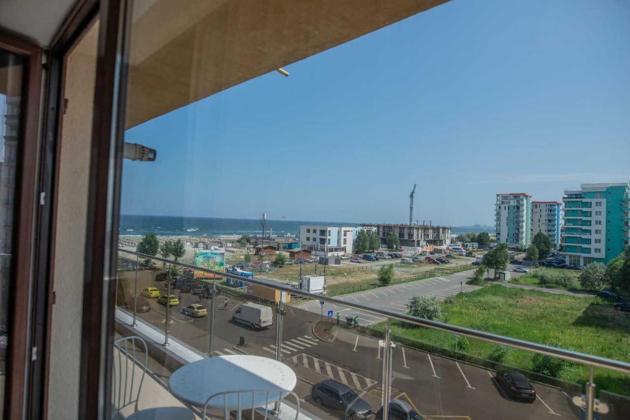 Summerland Happy Blue Apartment Mamaia